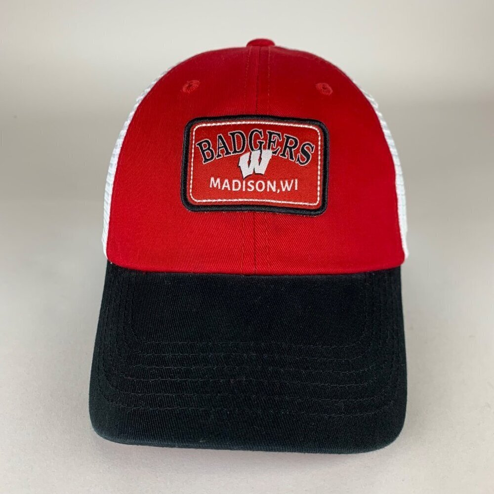 Wisconsin Badgers NCAA Captivating Relaxed Fit Snapback Trucker Hat New - Picture 2 of 5